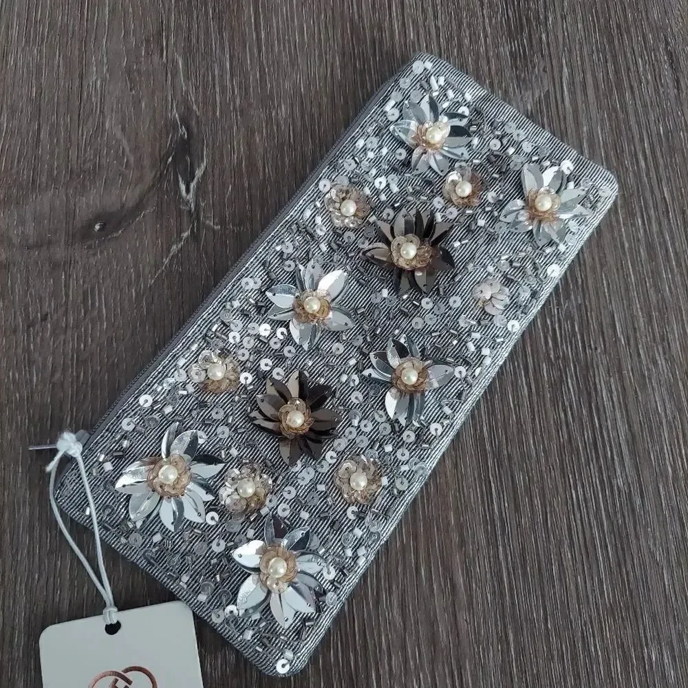 Daisy Fuentes Silver Color Beaded Sequin Jewelry Bag Cosmetic Pouch